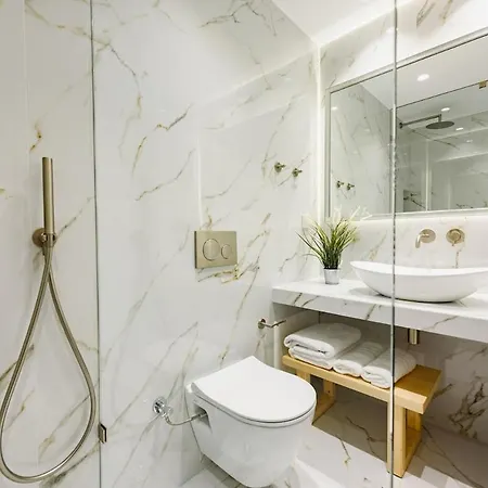 Atlas, In The Outskirts Of * ナウサ