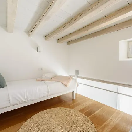 Atlas, In The Outskirts Of ナウサ