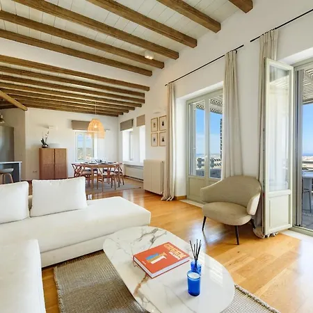 Atlas, In The Outskirts Of ヴィラ ナウサ