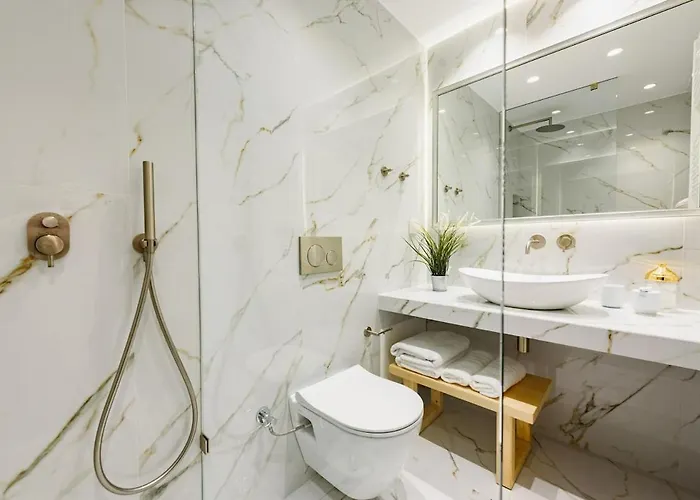 Atlas, In The Outskirts Of * Náoussa