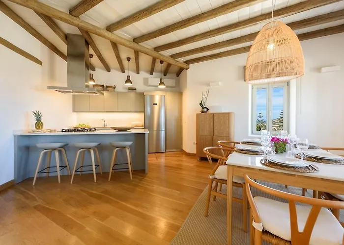 Villa Atlas, In The Outskirts Of Náoussa