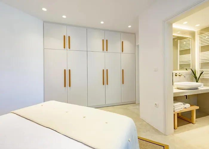 Atlas, In The Outskirts Of * Náoussa